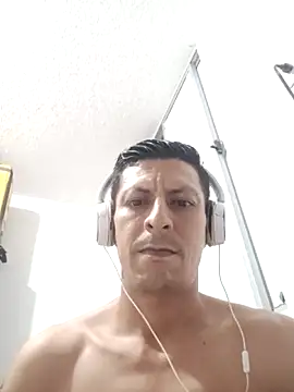 miguellccadena online show from April 25, 2026, 5:43 am