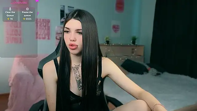 molly rettyy online show from July 14, 2026, 3:55 am