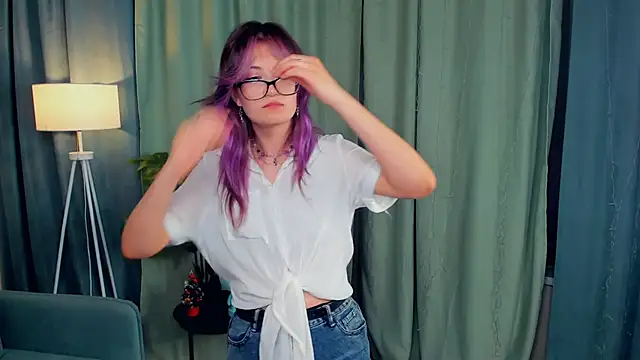 Snapshot of SuRenzi chatting on March 31, 2026, 5:02 pm SuRenzi online show from March 31, 2026, 5:02 pm