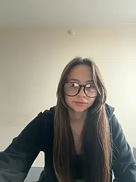 NIKAGPT online show from April 7, 2026, 11:43 am