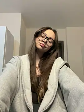 NIKAGPT online show from April 8, 2026, 7:25 pm