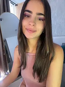 Snapshot of EmmaVonn chatting on June 14, 2026, 8:00 pm EmmaVonn online show from June 14, 2026, 8:00 pm