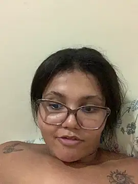 Snapshot of viviboraaaa chatting on April 20, 2026, 12:46 am viviboraaaa online show from April 20, 2026, 12:46 am