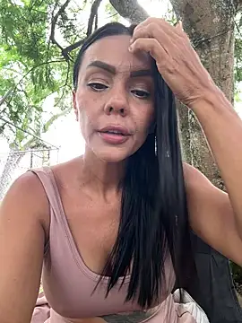 Snapshot of SofiParma chatting on April 17, 2026, 7:39 pm SofiParma online show from April 17, 2026, 7:39 pm
