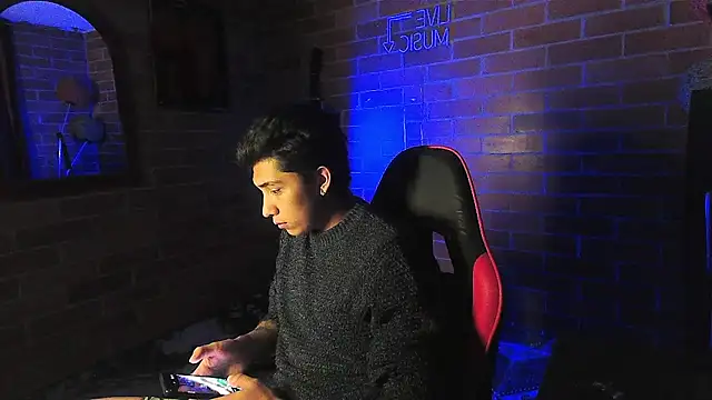 ethann2  online show from April 4, 2026, 6:22 am