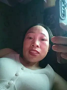 Vily-lonely online show from May 19, 2026, 2:40 am