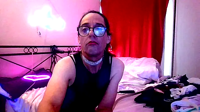 Snapshot of courtney1982 chatting on April 5, 2026, 11:13 pm courtney1982 online show from April 5, 2026, 11:13 pm