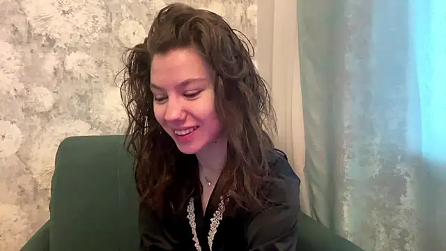 Snapshot of SelenaKiss_ chatting on May 13, 2026, 4:54 am SelenaKiss online show from May 13, 2026, 4:54 am