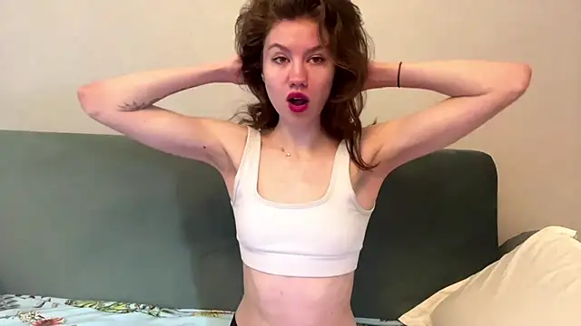 Snapshot of SelenaKiss_ chatting on May 26, 2026, 2:40 am SelenaKiss online show from May 26, 2026, 2:40 am