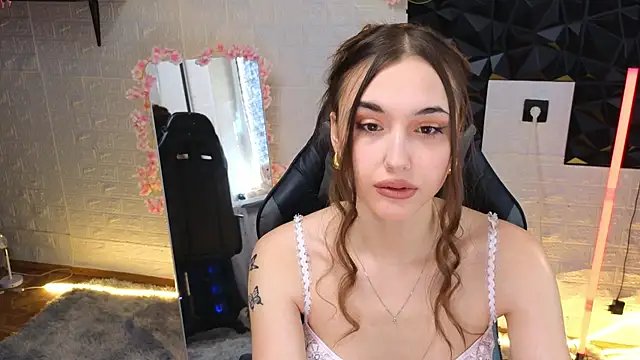 Snapshot of belle_cute chatting on April 2, 2026, 1:58 am belle cute online show from April 2, 2026, 1:58 am