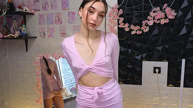 Snapshot of belle_cute chatting on April 8, 2026, 2:00 am belle cute online show from April 8, 2026, 2:00 am