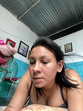 Snapshot of karo_cute chatting on July 23, 2026, 6:28 pm karo cute online show from July 23, 2026, 6:28 pm