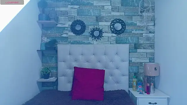 Skylernaomi online show from May 21, 2026, 2:13 pm