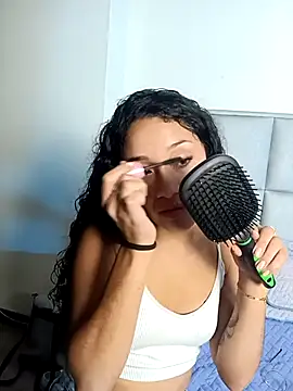 Isis black online show from April 12, 2026, 3:44 am