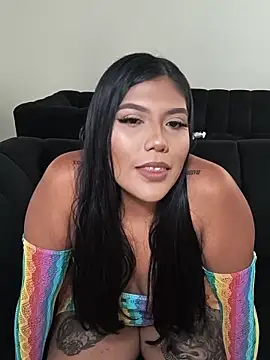 aleenavarro online show from June 18, 2026, 10:25 pm