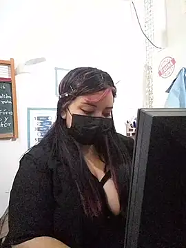 Snapshot of sweetadamisoffice chatting on May 17, 2026, 8:38 pm sweetadamisoffice online show from May 17, 2026, 8:38 pm