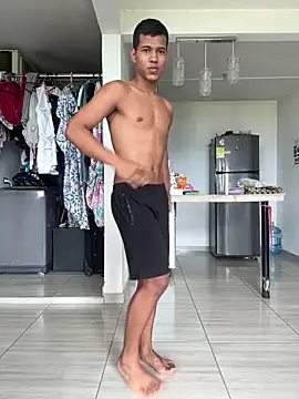 Snapshot of noahdark_ chatting on May 25, 2026, 8:04 pm noahdark online show from May 25, 2026, 8:04 pm