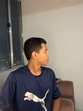 Snapshot of noahdark_ chatting on May 31, 2026, 10:22 am noahdark online show from May 31, 2026, 10:22 am