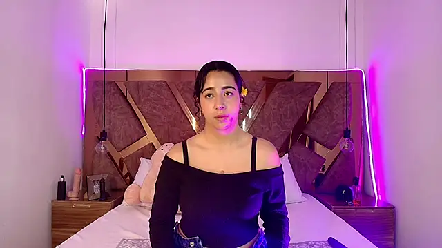 bella swwan  online show from June 1, 2026, 8:32 pm