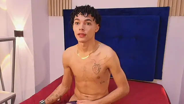 Snapshot of Enyer_twin1 chatting on March 31, 2026, 4:07 pm Enyer twin1 online show from March 31, 2026, 4:07 pm