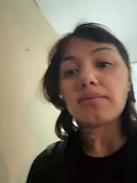 Snapshot of Abrildqquino chatting on May 8, 2026, 10:48 pm Abrildqquino online show from May 8, 2026, 10:48 pm
