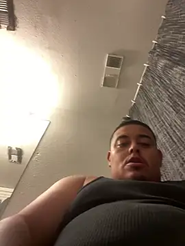 Snapshot of Txcock67 chatting on April 5, 2026, 5:48 am Txcock67 online show from April 5, 2026, 5:48 am