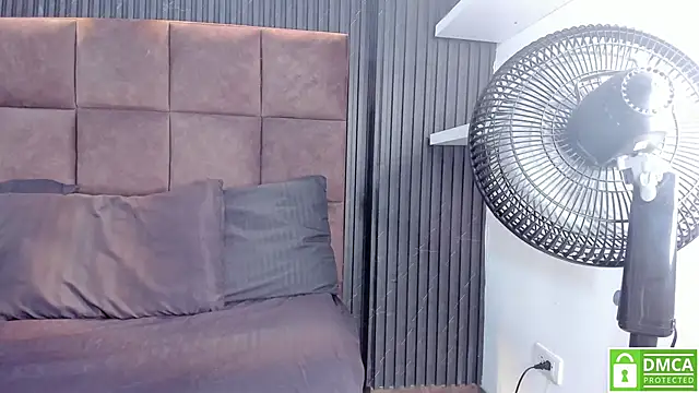 Snapshot of Debora_Blaze_ chatting on April 10, 2026, 9:19 pm Debora Blaze online show from April 10, 2026, 9:19 pm