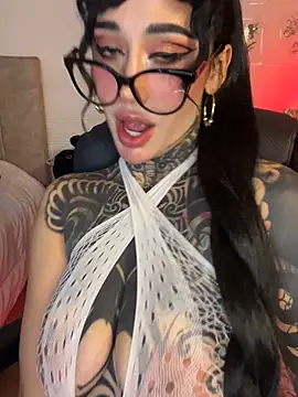Musedreams online show from May 27, 2026, 1:02 am