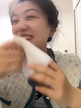 Snapshot of Shanshan_1267 chatting on May 1, 2026, 2:10 pm Shanshan 1267 online show from May 1, 2026, 2:10 pm