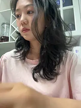 Snapshot of Shanshan_1267 chatting on May 13, 2026, 2:58 pm Shanshan 1267 online show from May 13, 2026, 2:58 pm