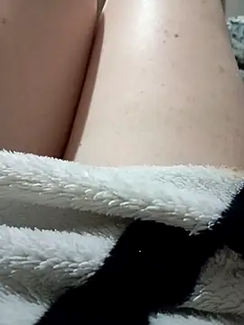 Snapshot of bela_casadinhaa chatting on April 13, 2026, 10:43 am bela casadinhaa online show from April 13, 2026, 10:43 am