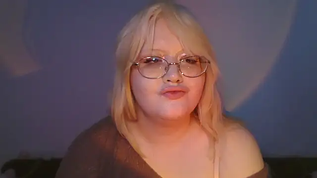 Snapshot of Elayne_Sweet chatting on April 4, 2026, 8:12 am Elayne Sweet online show from April 4, 2026, 8:12 am