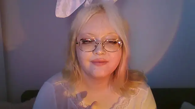 Snapshot of Elayne_Sweet chatting on April 5, 2026, 8:11 am Elayne Sweet online show from April 5, 2026, 8:11 am