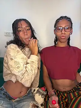 Snapshot of Sun_lynx_Love chatting on April 13, 2026, 9:20 pm Sun lynx Love online show from April 13, 2026, 9:20 pm