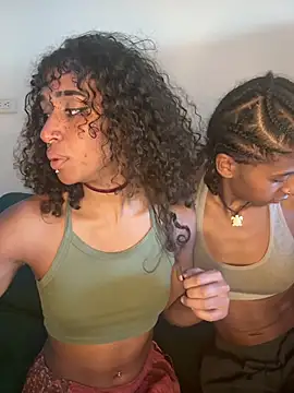 Snapshot of Sun_lynx_Love chatting on May 6, 2026, 10:37 pm Sun lynx Love online show from May 6, 2026, 10:37 pm