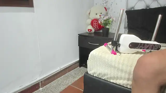 brenda sofia69 online show from May 11, 2026, 4:04 pm