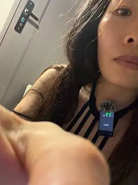 Xiaoyunduo1 online show from May 20, 2026, 7:36 am