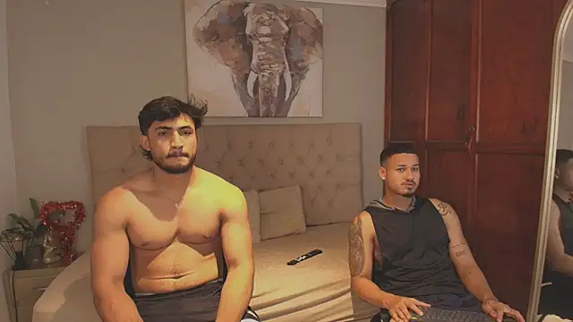 Snapshot of Maxi_and_Ares chatting on May 21, 2026, 6:59 pm Maxi and Ares online show from May 21, 2026, 6:59 pm