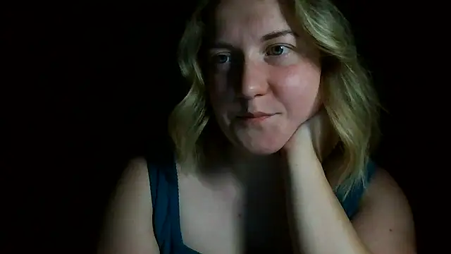 TinaKittyX online show from May 16, 2026, 8:18 pm