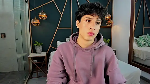 Snapshot of oliver_laurent chatting on April 8, 2026, 1:11 pm oliver laurent online show from April 8, 2026, 1:11 pm