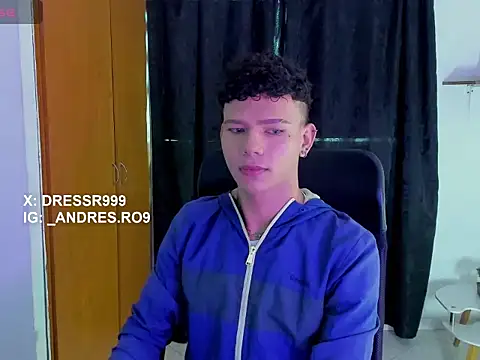 sebascuterouss online show from April 19, 2026, 12:04 pm