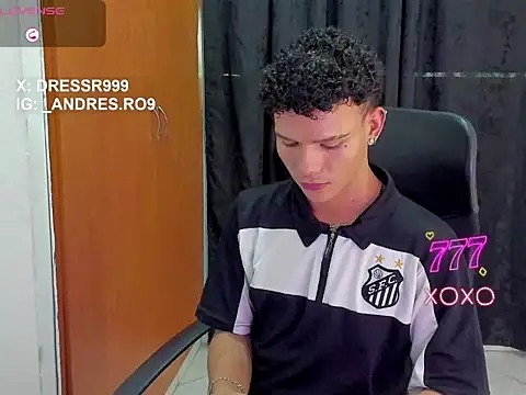 sebascuterouss online show from April 30, 2026, 8:57 pm