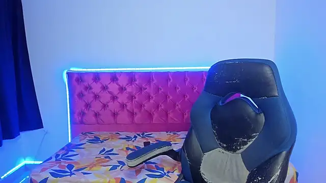 val andBry online show from April 13, 2026, 8:47 pm