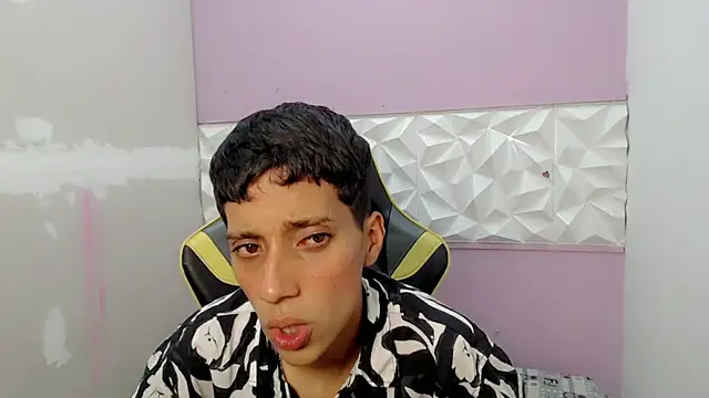 Yei lee  online show from April 3, 2026, 4:54 am