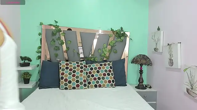 Alina Valmont online show from April 10, 2026, 7:18 pm