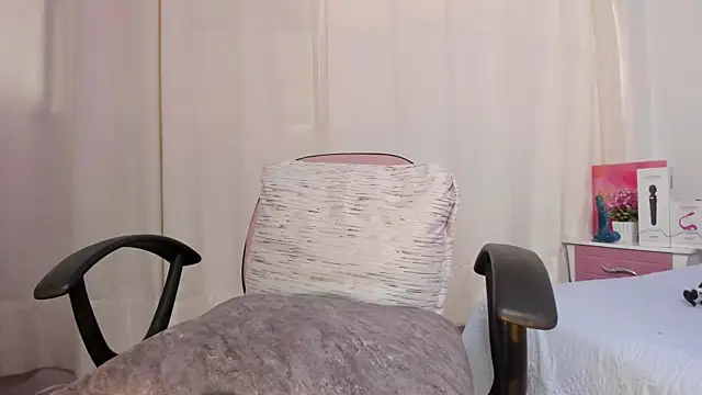 Abby pink  online show from April 25, 2026, 1:41 pm