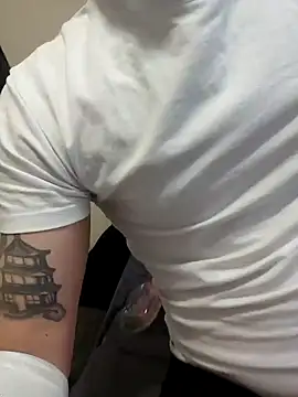 Snapshot of Daniel94699 chatting on April 2, 2026, 10:24 am Daniel94699 online show from April 2, 2026, 10:24 am