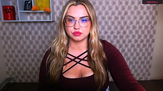 Snapshot of AminaSoul_ chatting on May 15, 2026, 12:45 pm AminaSoul online show from May 15, 2026, 12:45 pm