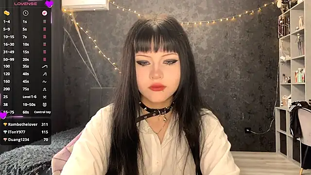 EmilyEmbears online show from May 14, 2026, 6:20 am