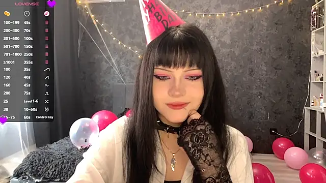 EmilyEmbears online show from May 16, 2026, 7:27 am